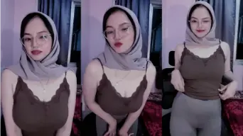 Itsmeii Cewe Hijab Goyang Ebot Live
